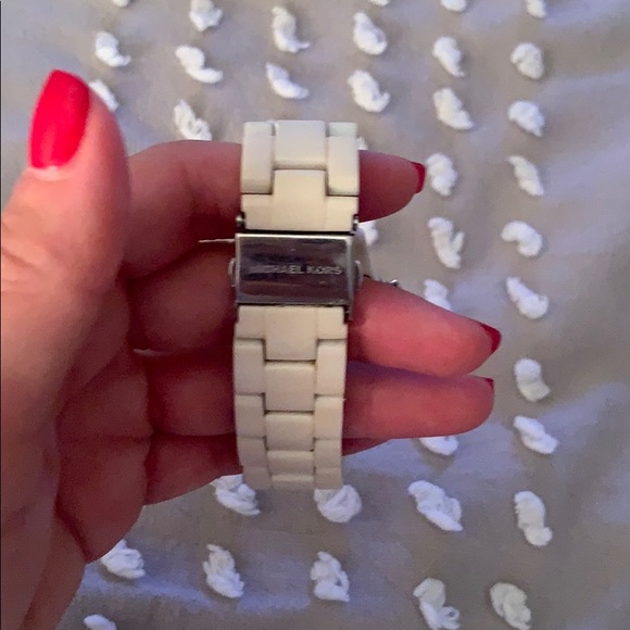 Michael Kors watch - Picture 2 of 2